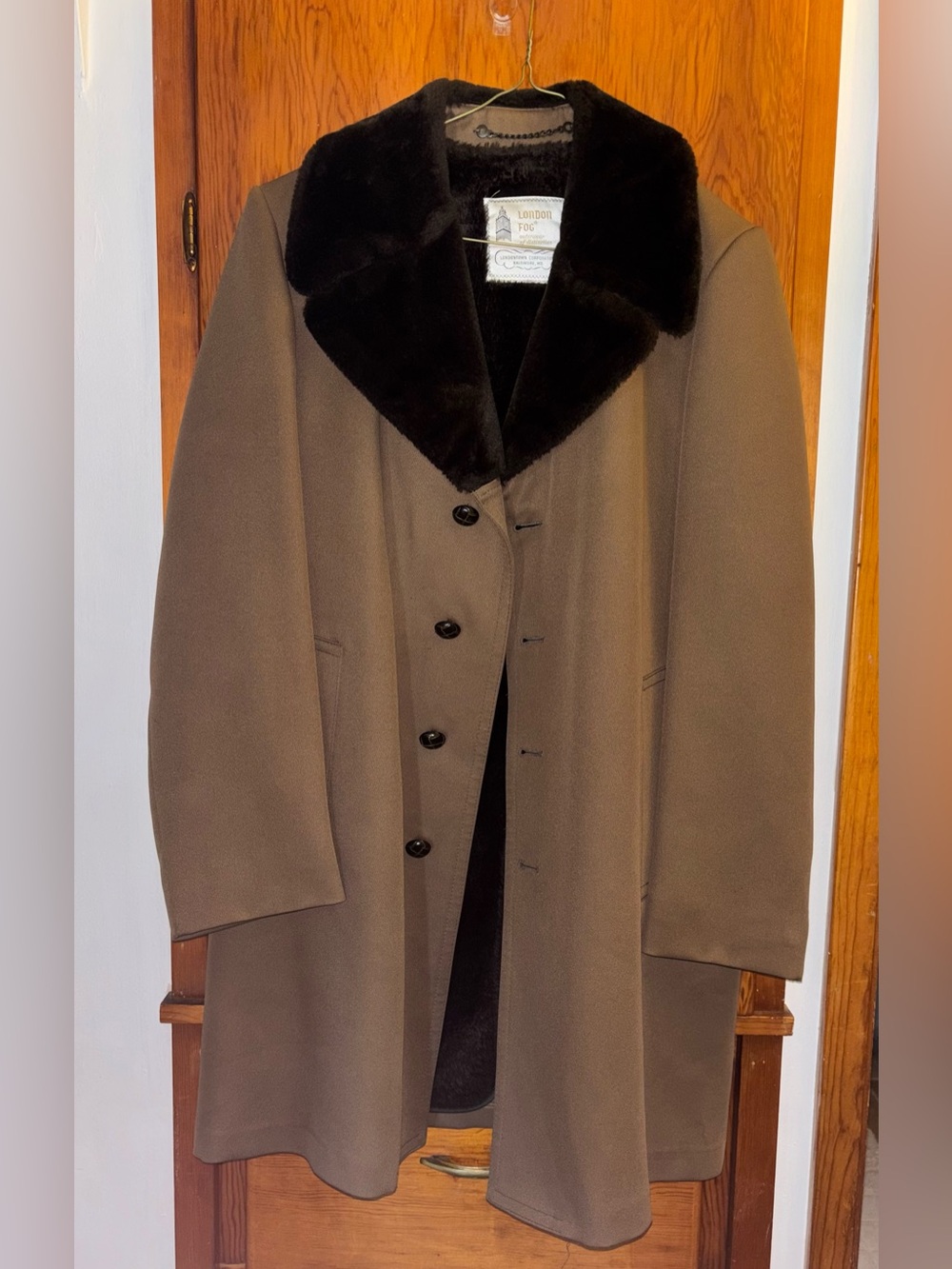 Vintage 70’s London Fog Men’s High Overcoat Plush Faux Fur Collar Size 38 Coat